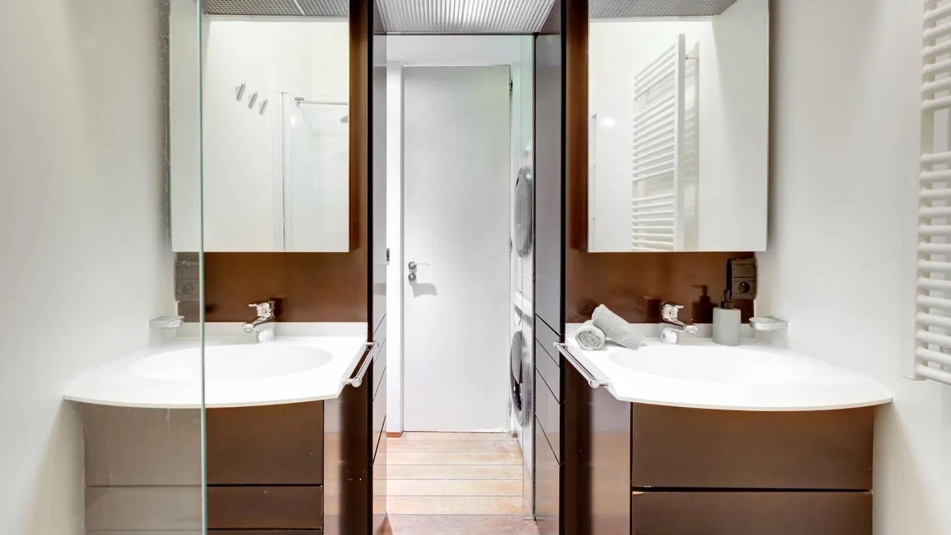 Bnbnova - Le Marais & Place De La Republique - 3Br París 0*,